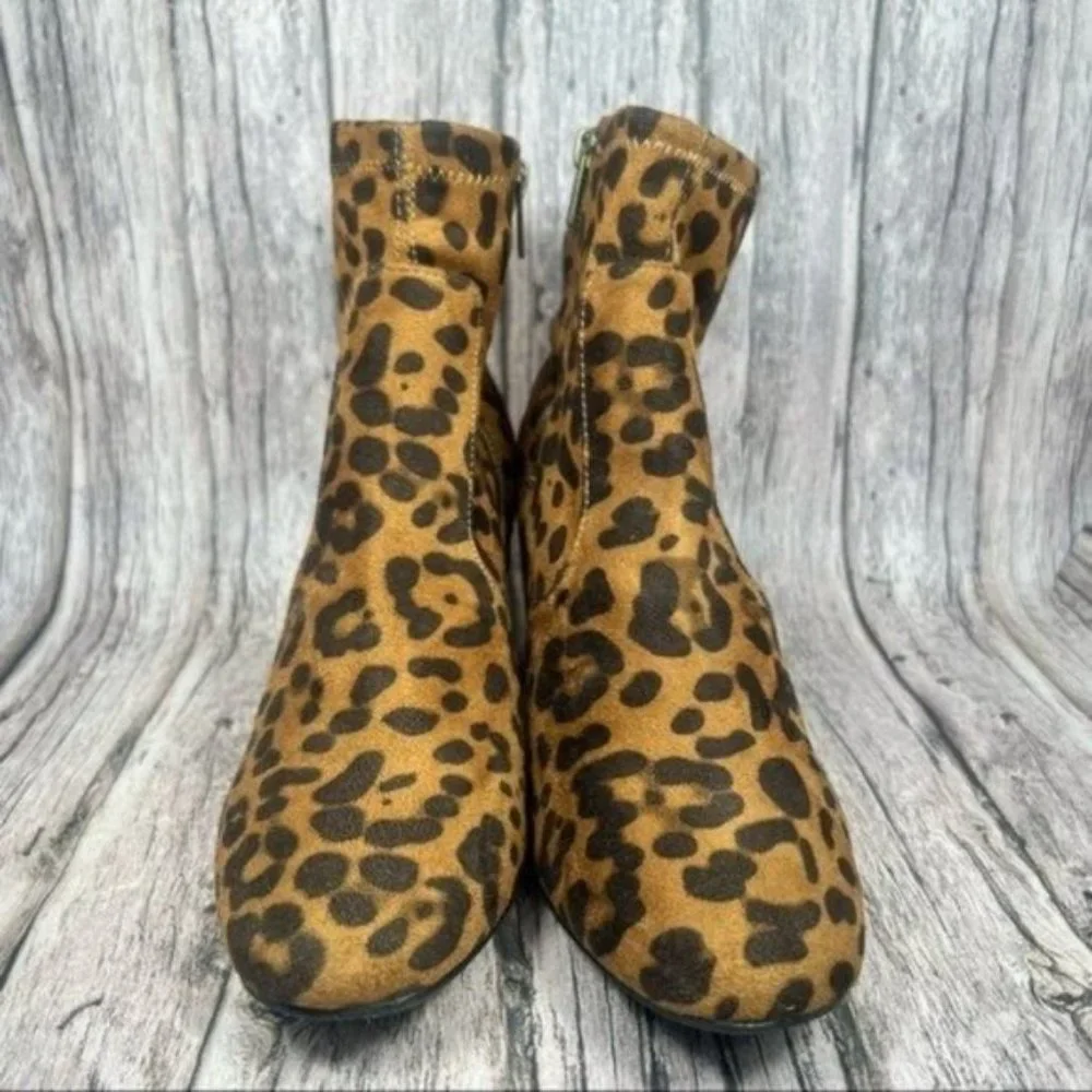 Sugar Itsie Women's Size 10 Leopard Stretch Ankle Boots - Picture 3 of 8